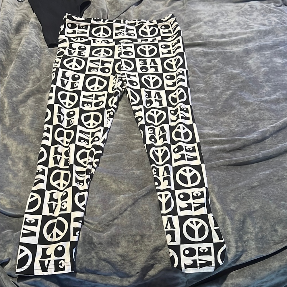 Women’s capri lounge pants size small